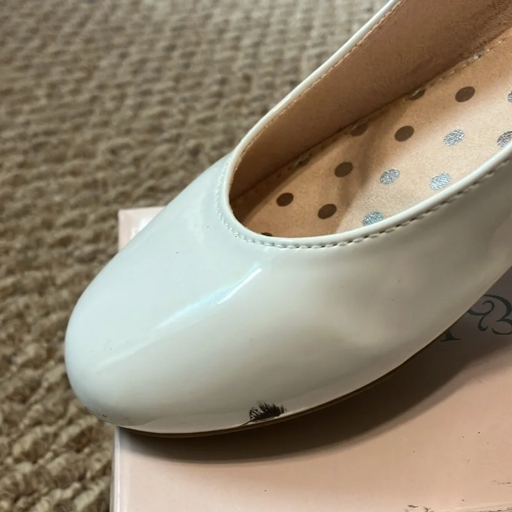Christie & Jill Size 4 White Patent Flats with Strap. Preloved